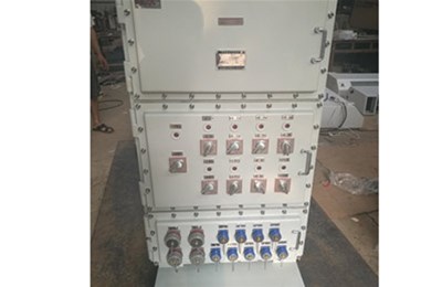 如何根據(jù)實際的環(huán)境因素選擇合適的防爆控制柜呢?